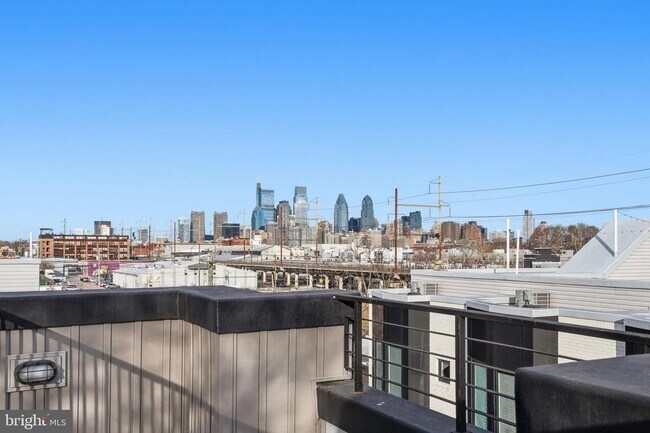 Building Photo - 1514 S Bambrey St