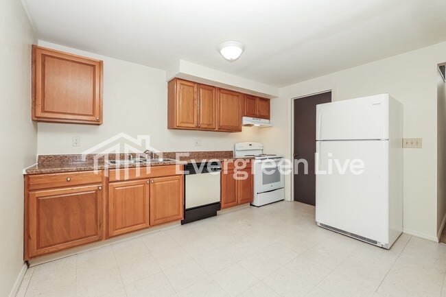 Building Photo - 8197 Mt Carmel St