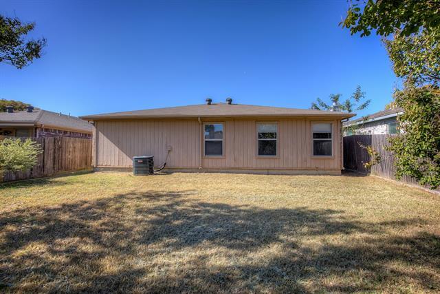 Building Photo - 8108 Spruce Valley Dr