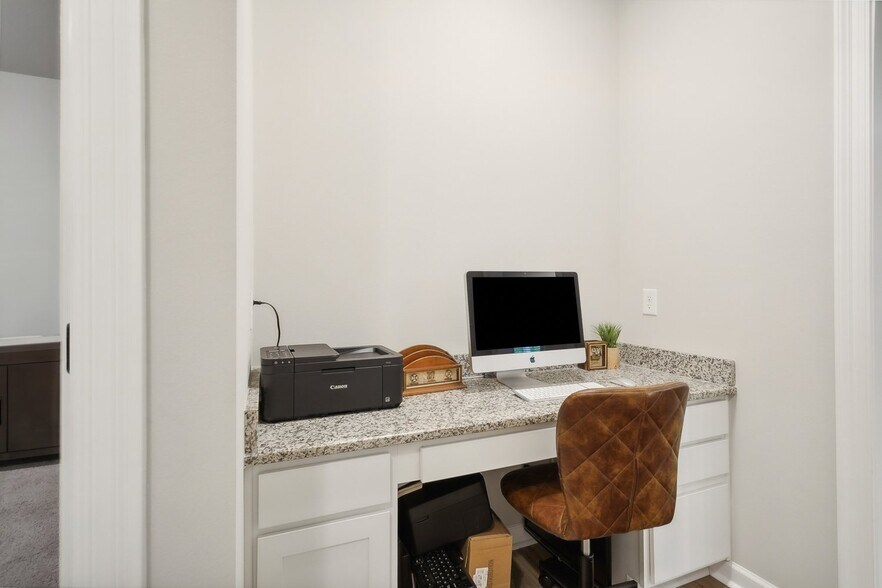 Building Photo - 60341 Sunset Oak Blvd