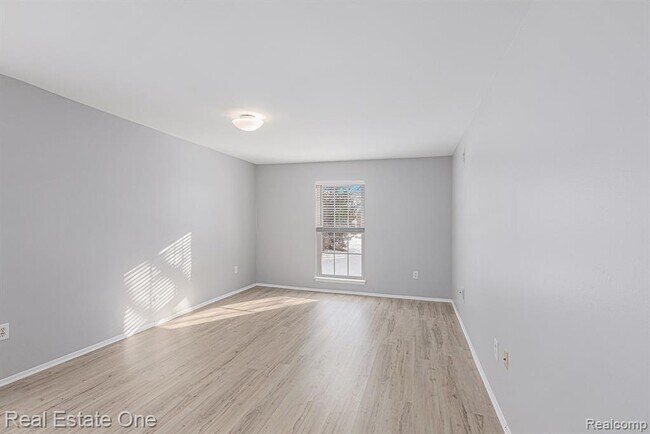 Building Photo - 31085 Pheasant Run St