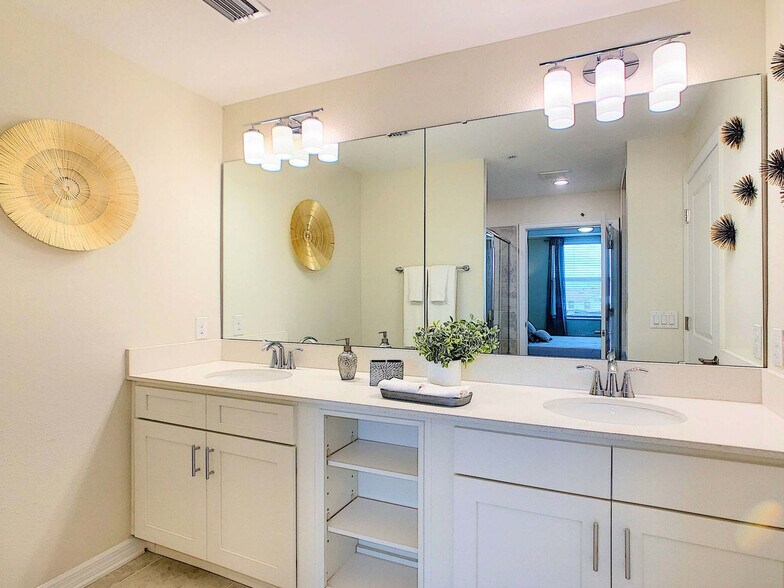 Building Photo - 3111 Paradox Cir