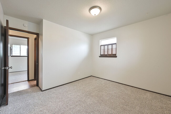 Building Photo - 1401 SW 60th St