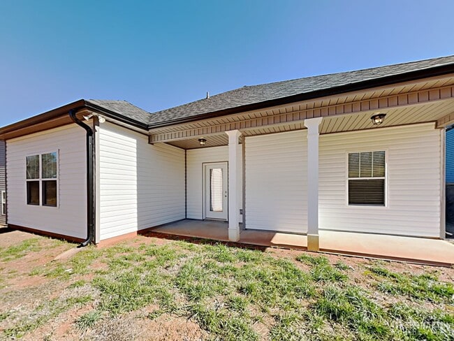 Building Photo - 1104 Downing Bluff Dr