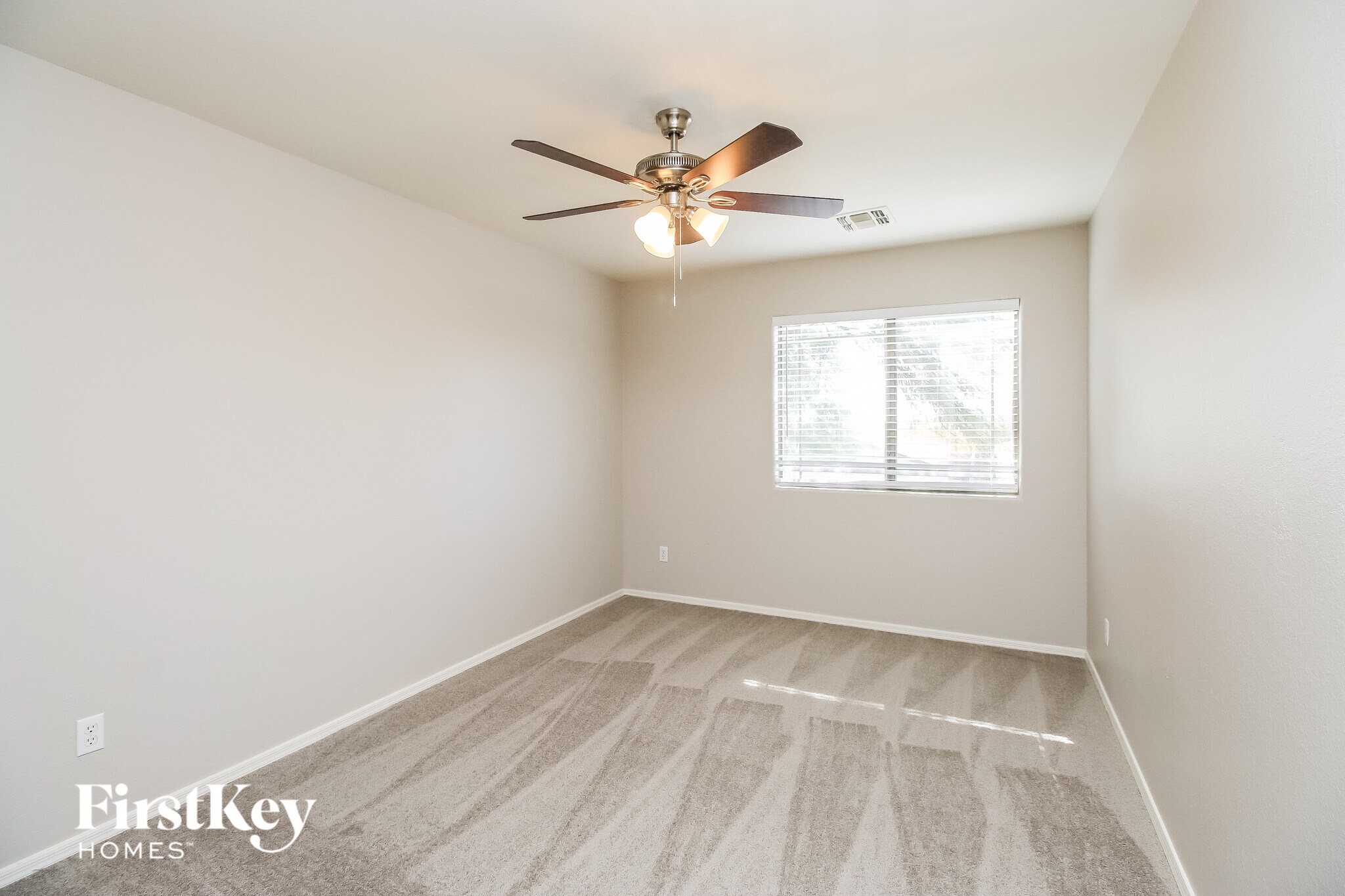 Building Photo - 1858 E Omega Dr