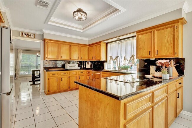 Building Photo - 15402 Willow Shores Dr