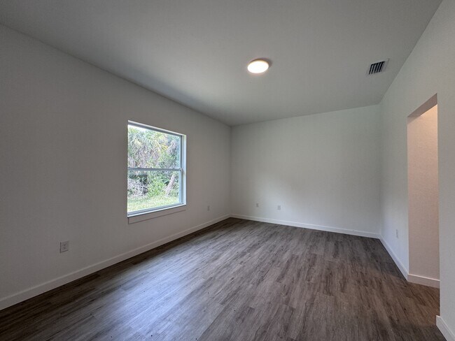 Building Photo - 1223 Koltenborn Rd