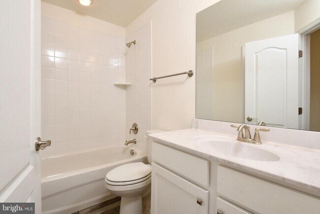 Building Photo - 4513 Ryelan Dr