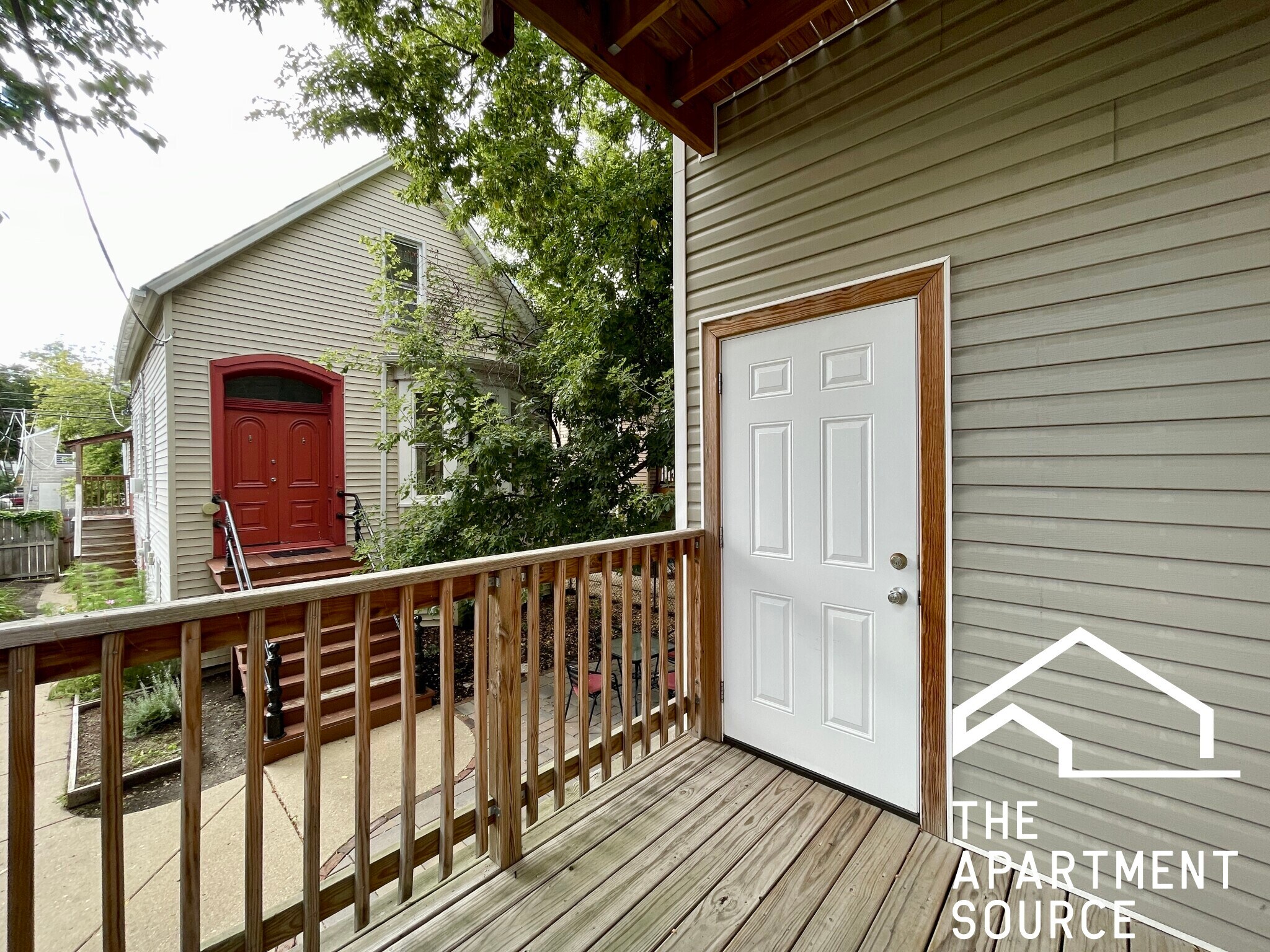 Building Photo - 2120 N Sawyer Ave