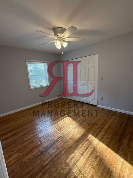 Building Photo - 722 Sheridan Ave