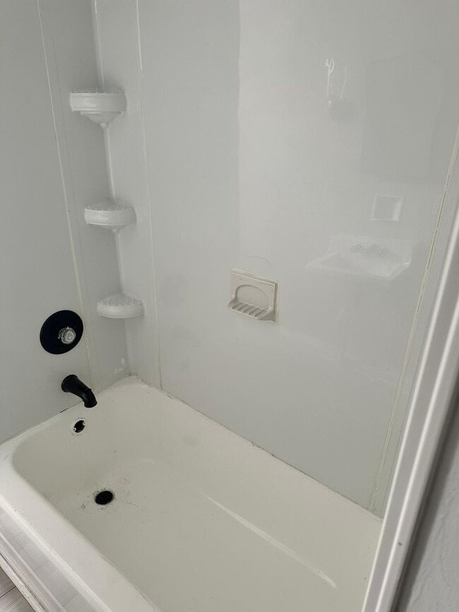 Building Photo - Southside Bethlehem Rental – 3-Bedroom 1 B...