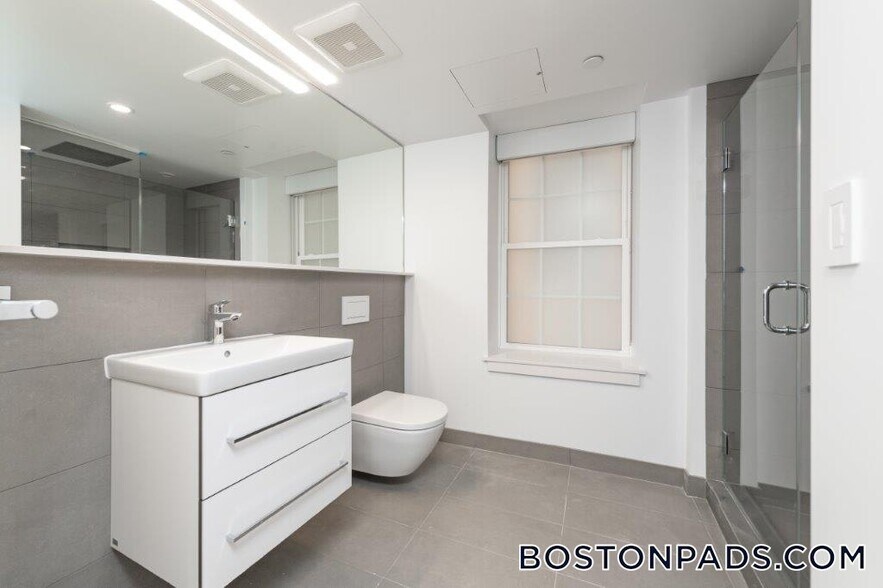 Building Photo - 22 Fleet St