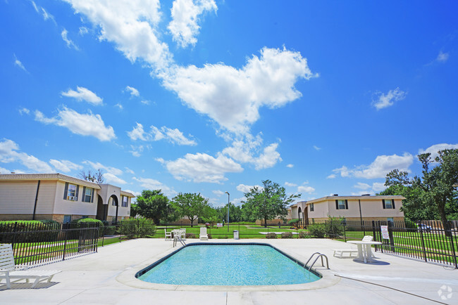 Building Photo - Reeds Landing Apartments