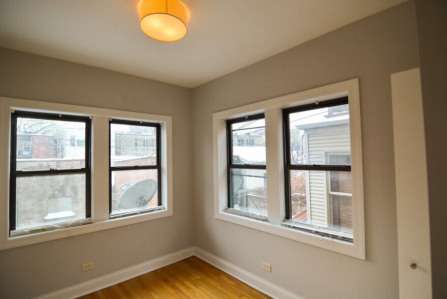 Building Photo - 2023 W Thomas St