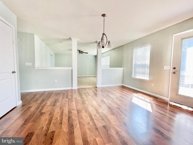 Building Photo - 307 S Marshview Terrace