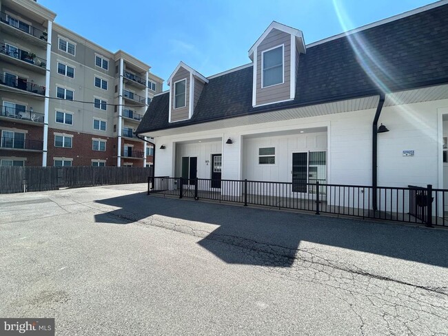 Primary Photo - 807 Washington St