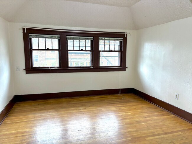 Building Photo - Historic and Spacious Humboldt Neighborhood Home w/ Covered Front/Back Patio and Huge Basement