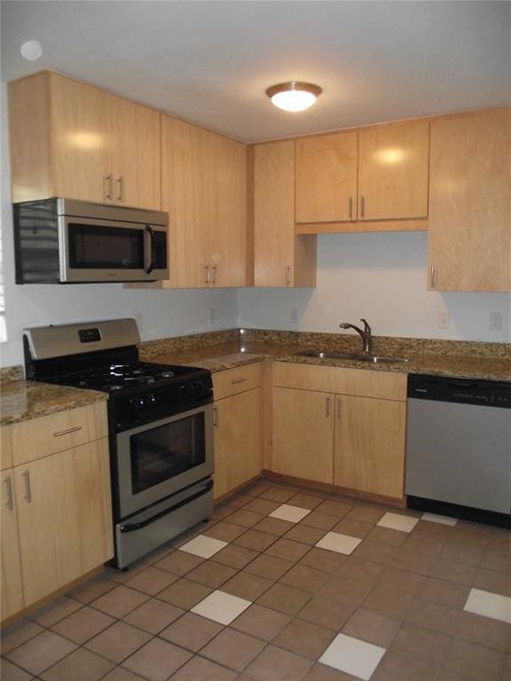 Building Photo - 413 NW 35th Ter