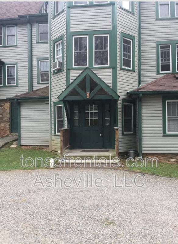 Building Photo - 1A Gables Place