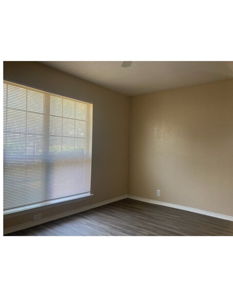 Building Photo - 2701 Green Oaks Rd