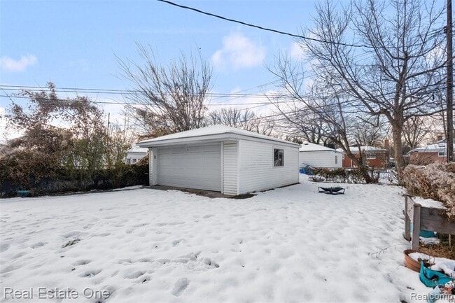 Building Photo - 4114 Lincoln Blvd