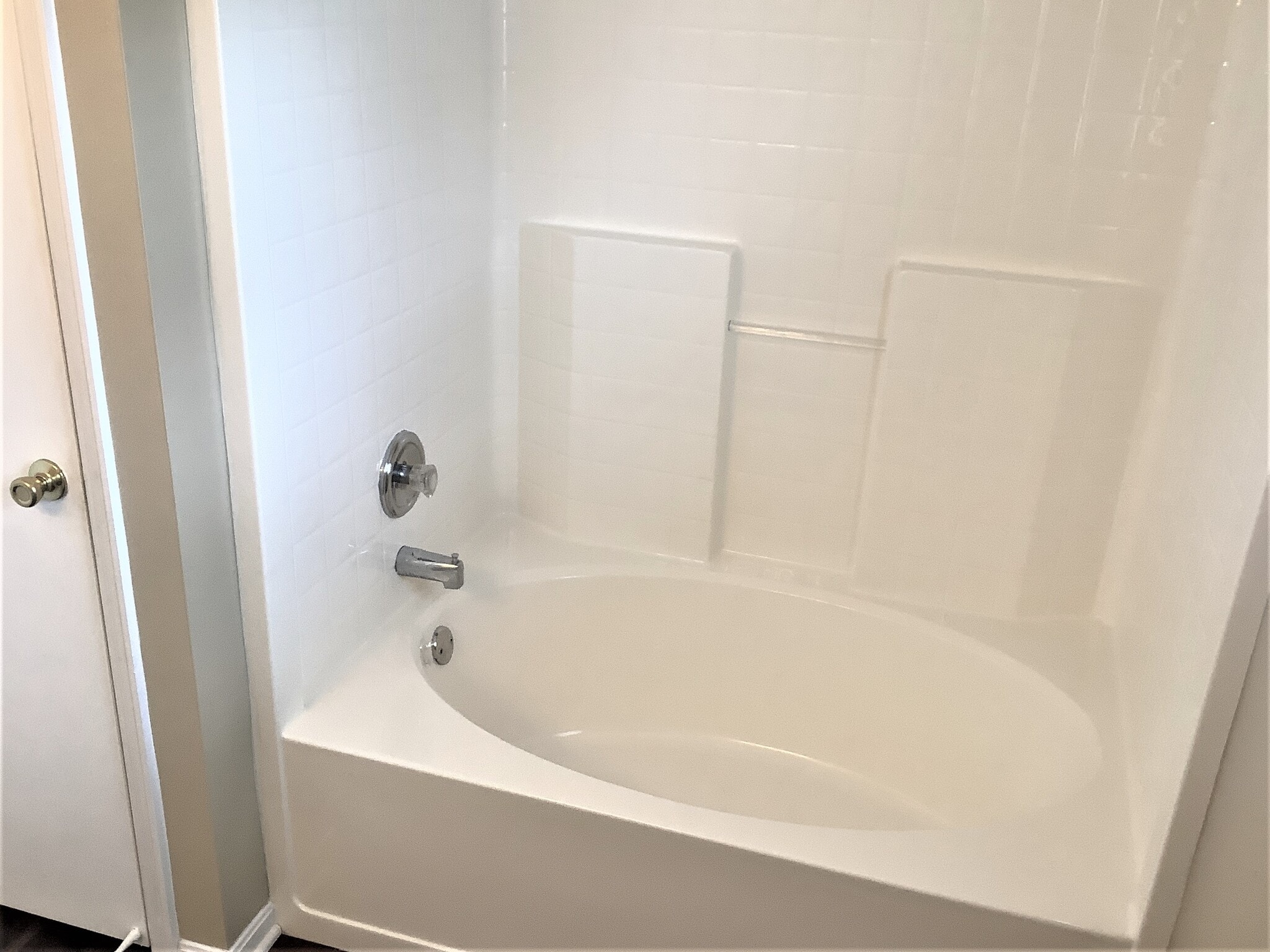 Building Photo - 200 Hedgington Ct