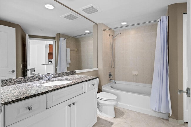 Building Photo - 347 N New River Dr E