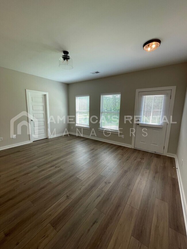 Building Photo - Home for Rent in Weaver, AL!!! Available to View Now!!!