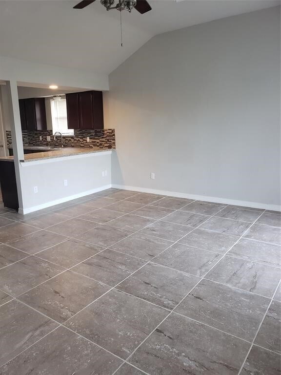 Building Photo - 3304 Sandpiper Dr