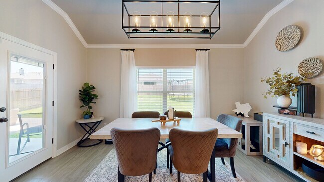 Building Photo - SOLAR PANEL 4 BEDROOM HOME  IN HERITAGE OAKS!