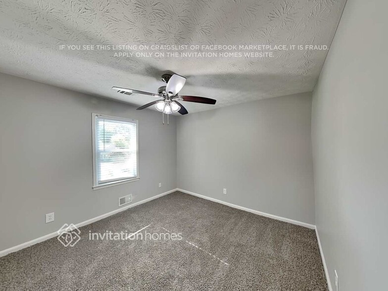 Building Photo - 5847 Meadow View Ln