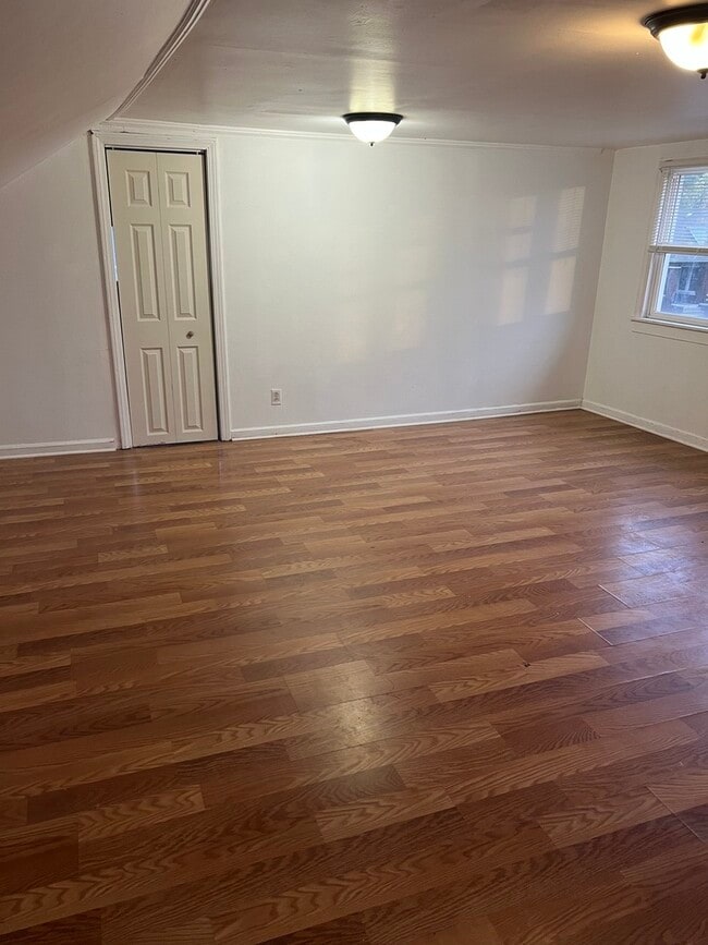 Building Photo - 8416 S Euclid Ave