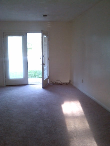 Building Photo - 819 N Washington St