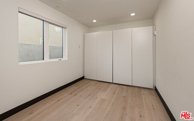 Building Photo - 118 Orlando Ave