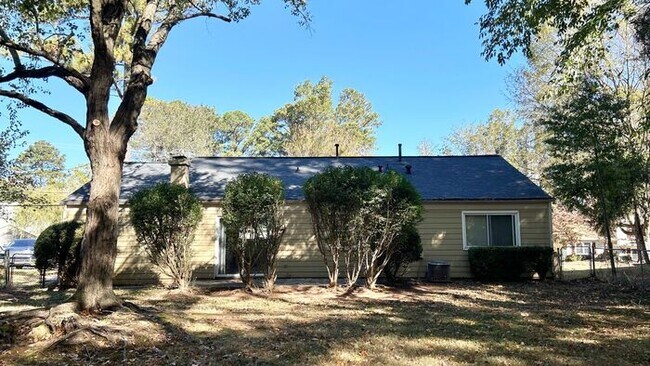 Building Photo - Alpharetta 3 Bedroom-2 Bathroom, Minutes F...