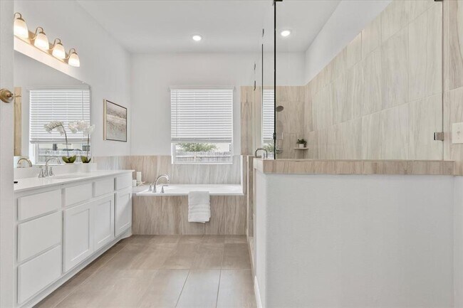 Building Photo - 271 Eclipse Dr