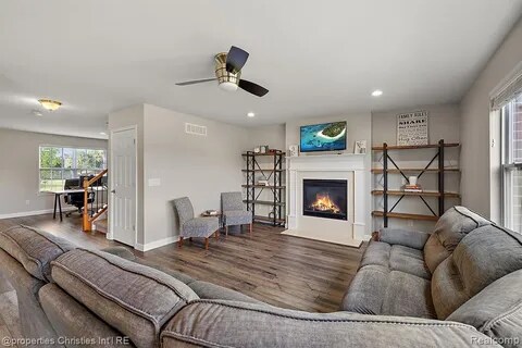 Building Photo - 61171 Saddlecreek Dr