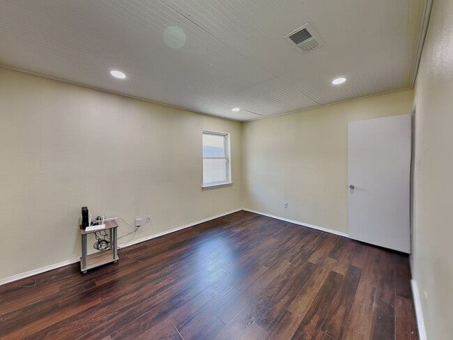 Building Photo - Private Backyard Oasis with Pool in the Heart of Saginaw!