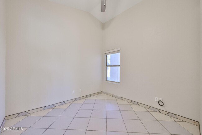 Building Photo - 11231 W Diana Ave