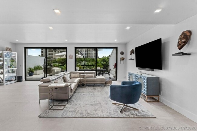 Building Photo - 3966 N Ocean Dr