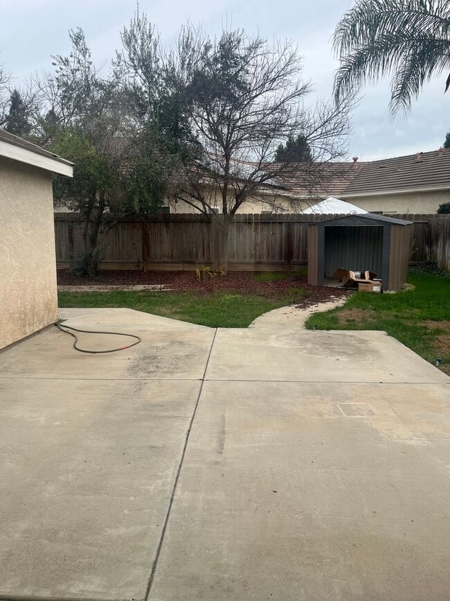 Building Photo - Cute 3 Bedroom 2 bath Home