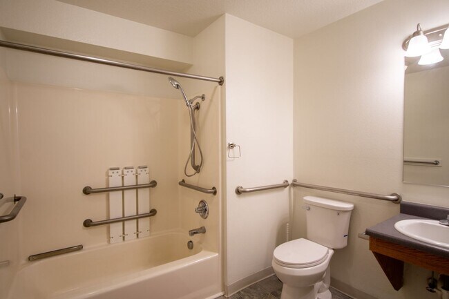 Building Photo - FREE RENT: Renovated St Johns-1Bdr w/Modern Appliances + Washer/Dryer!
