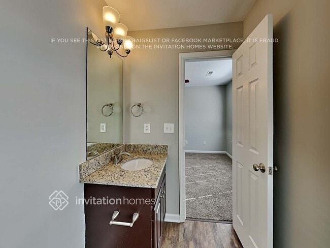 Building Photo - 121 Blackthorne Ct