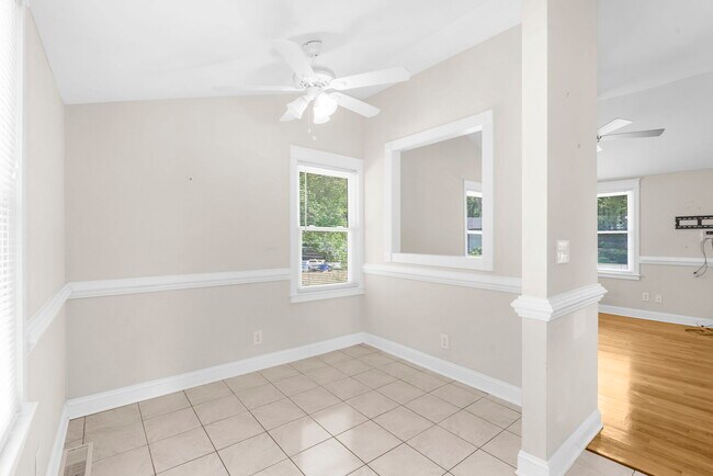 Building Photo - 2217 Doris Dr