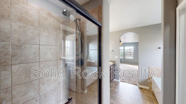 Building Photo - 8341 Needle Drop Ct