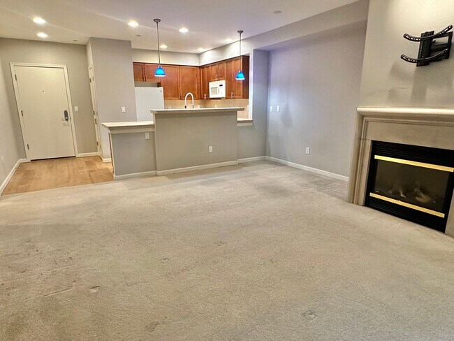 Building Photo - Beautiful 1 bed condo in the heart of Bell...