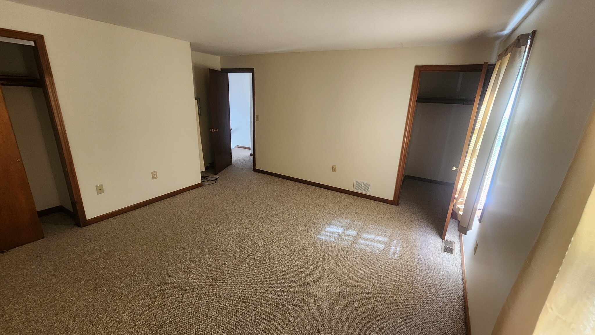 Building Photo - 161 Riviera Dr