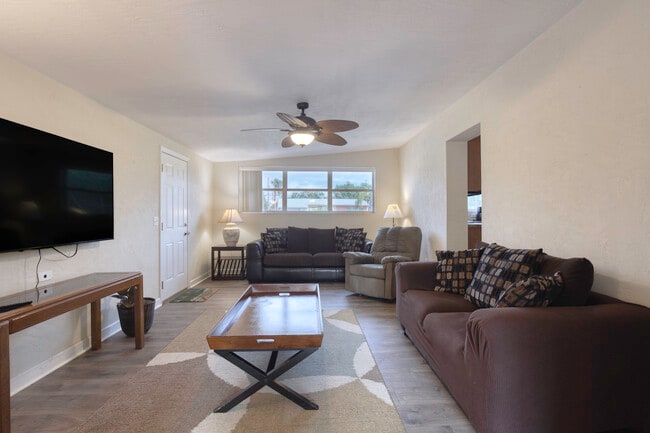 Building Photo - 114 Lynnhurst Dr