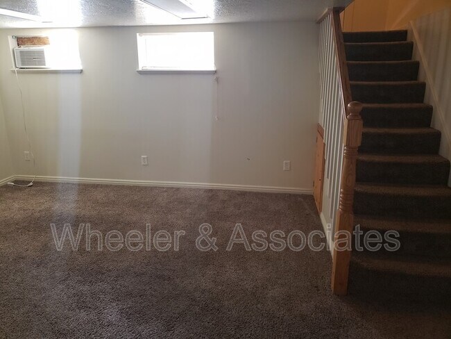 Building Photo - 138 W Lomond View Dr