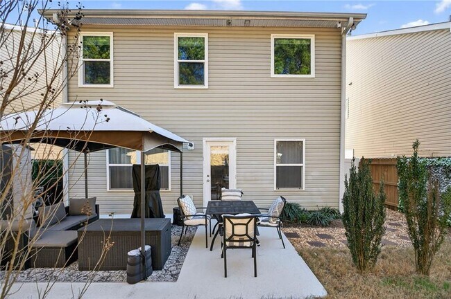 Building Photo - 94 Hill Crest Cir